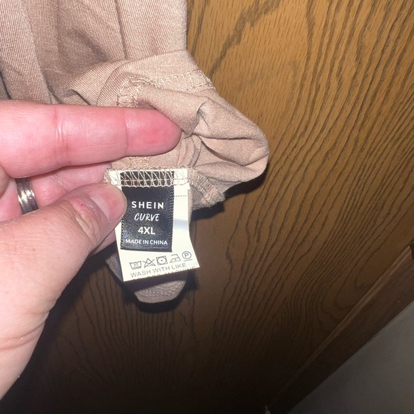 SHEIN Curve 4x women’s lace sleeve top - Picture 4 of 5